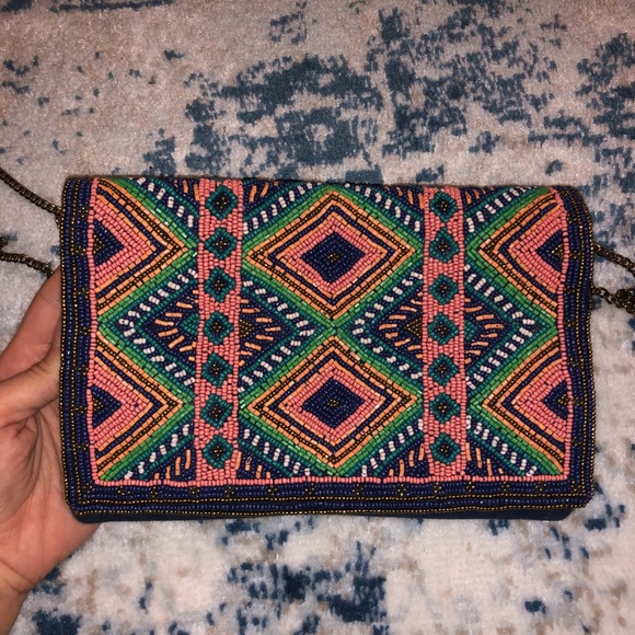 Beaded clutch with chain - Picture 1 of 3